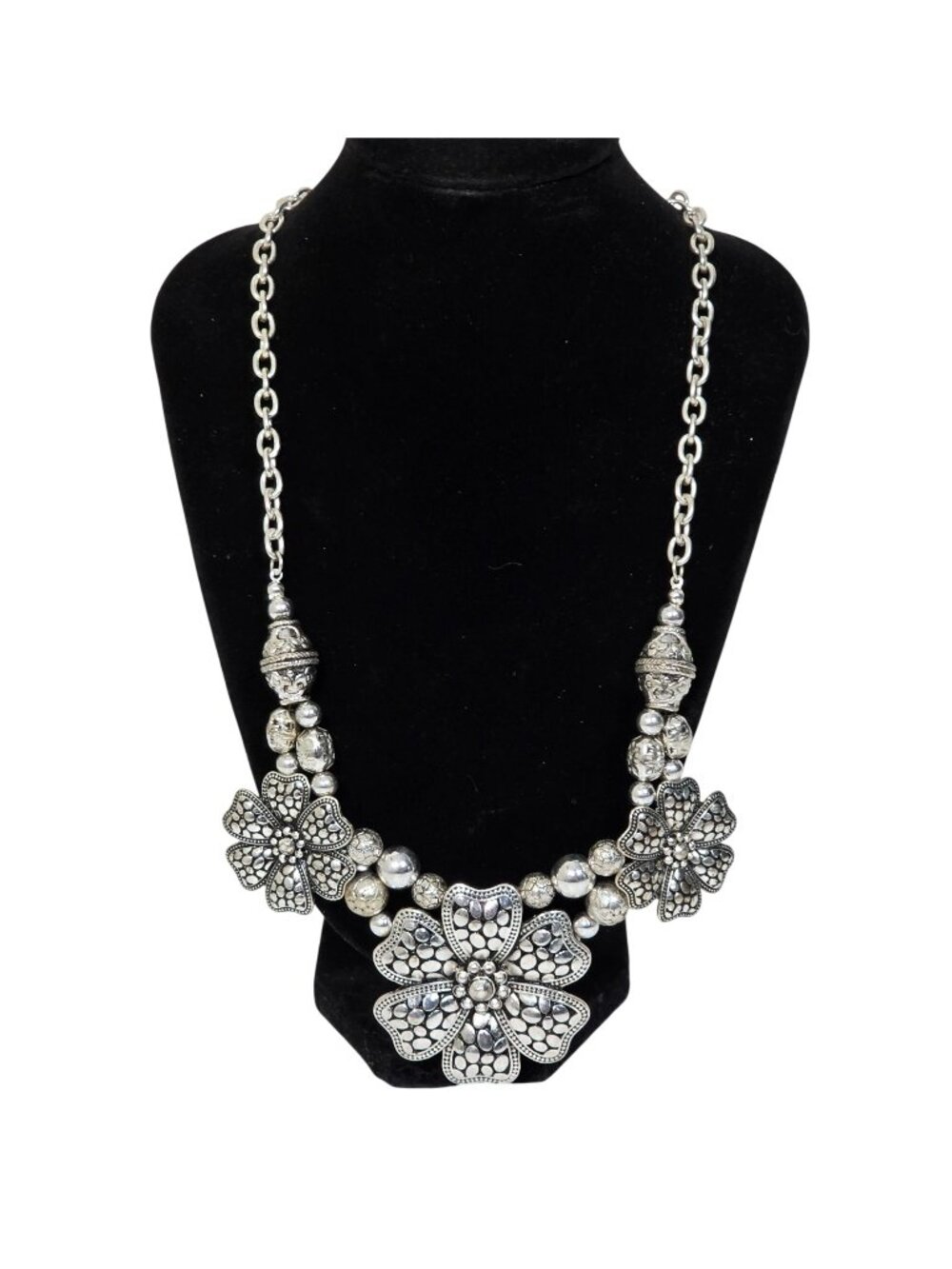 Silver Tone Floral‎ Statement Necklace Large Flower Bib Pendant Beaded Necklace